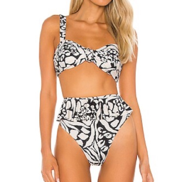 Beach Riot high waisted swim set in cream and black. - Picture 1 of 8